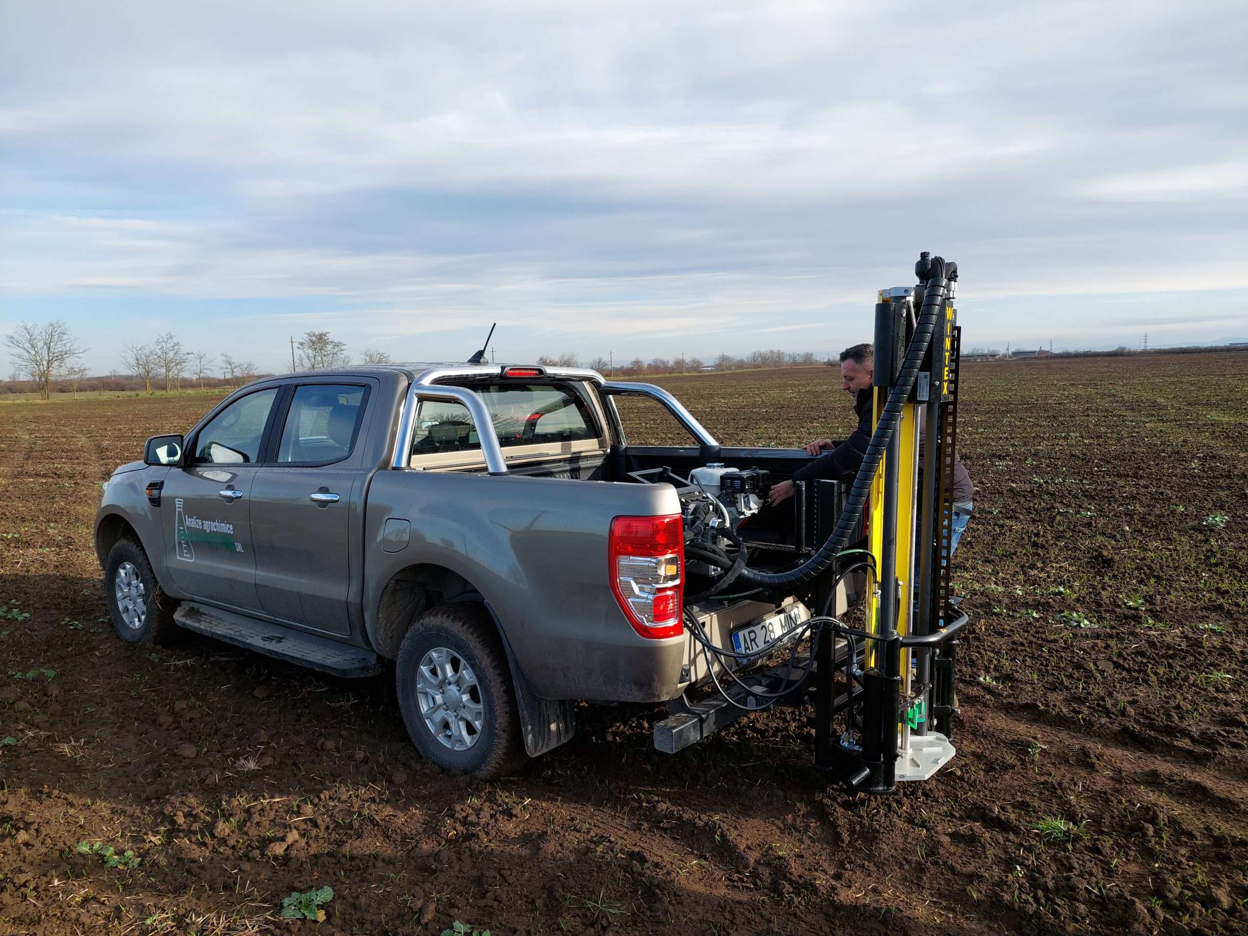 Prelevare probe analize sol pentru un sol fertil si sanatos